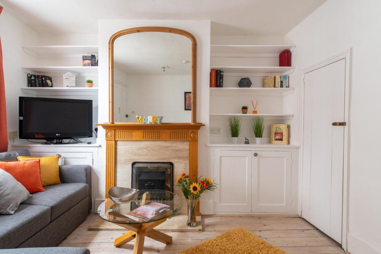 Canterbury Hidden Gem Apartment ภายนอก รูปภาพ