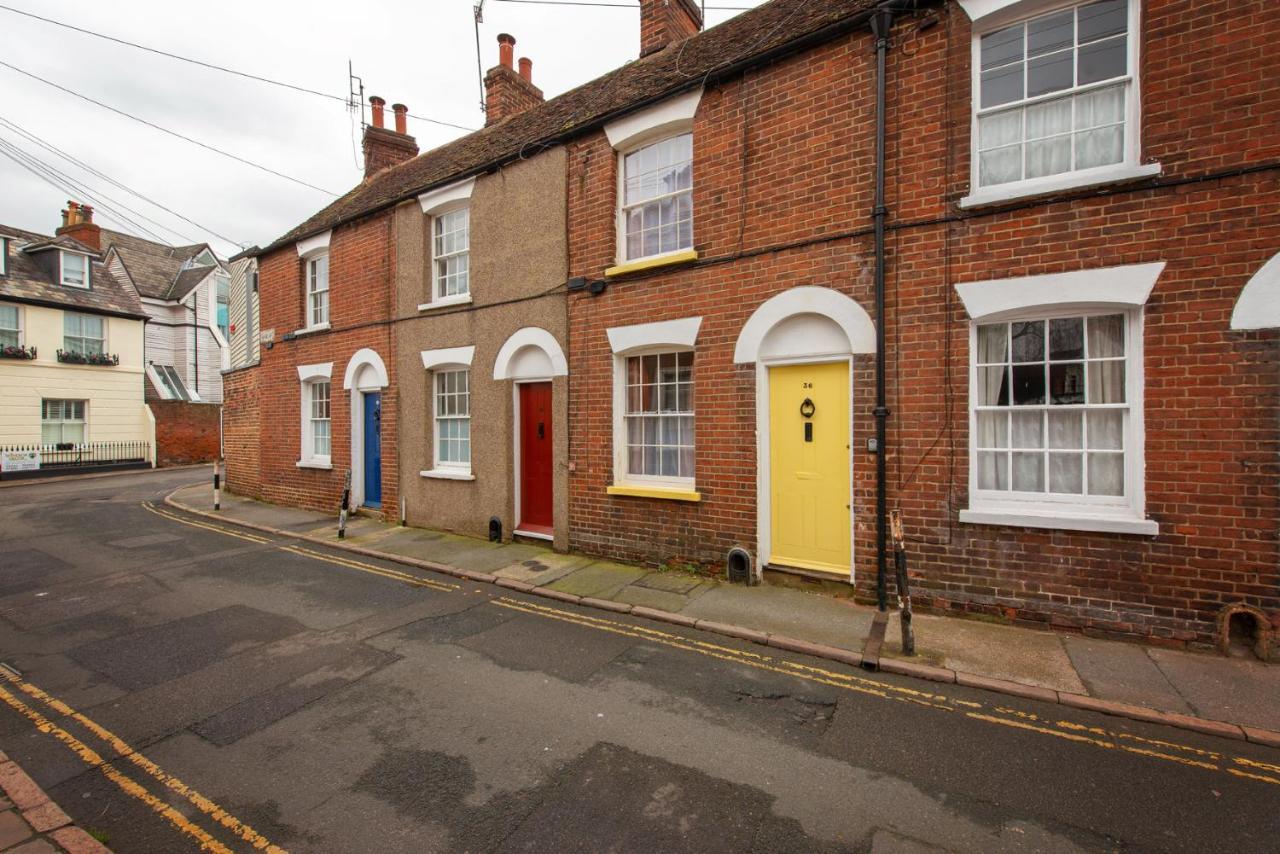 Canterbury Hidden Gem Apartment ภายนอก รูปภาพ