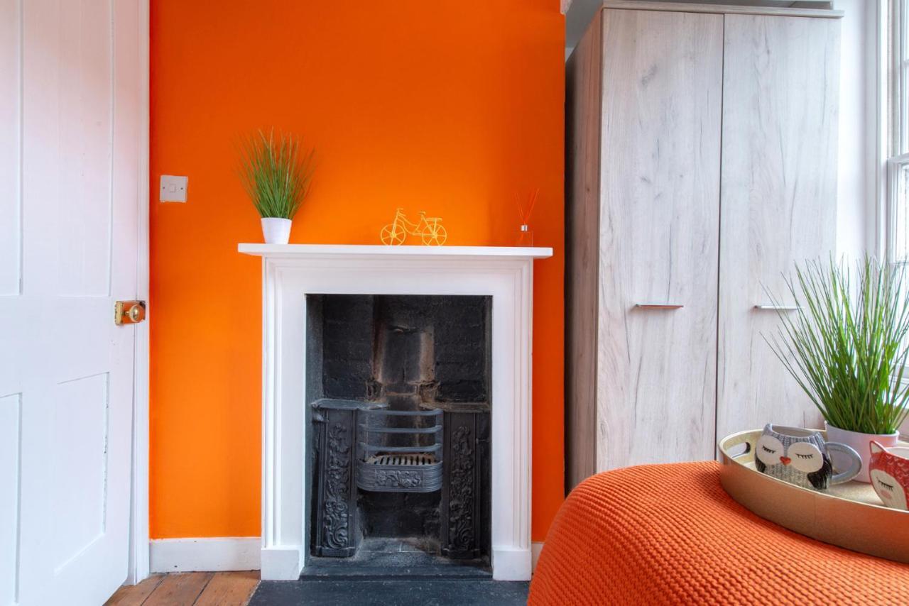 Canterbury Hidden Gem Apartment ภายนอก รูปภาพ