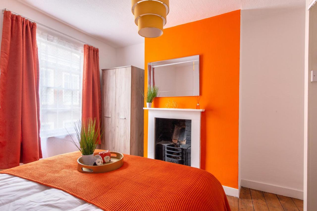 Canterbury Hidden Gem Apartment ภายนอก รูปภาพ